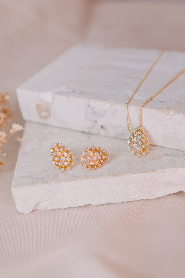 Conjunto gota cravejado