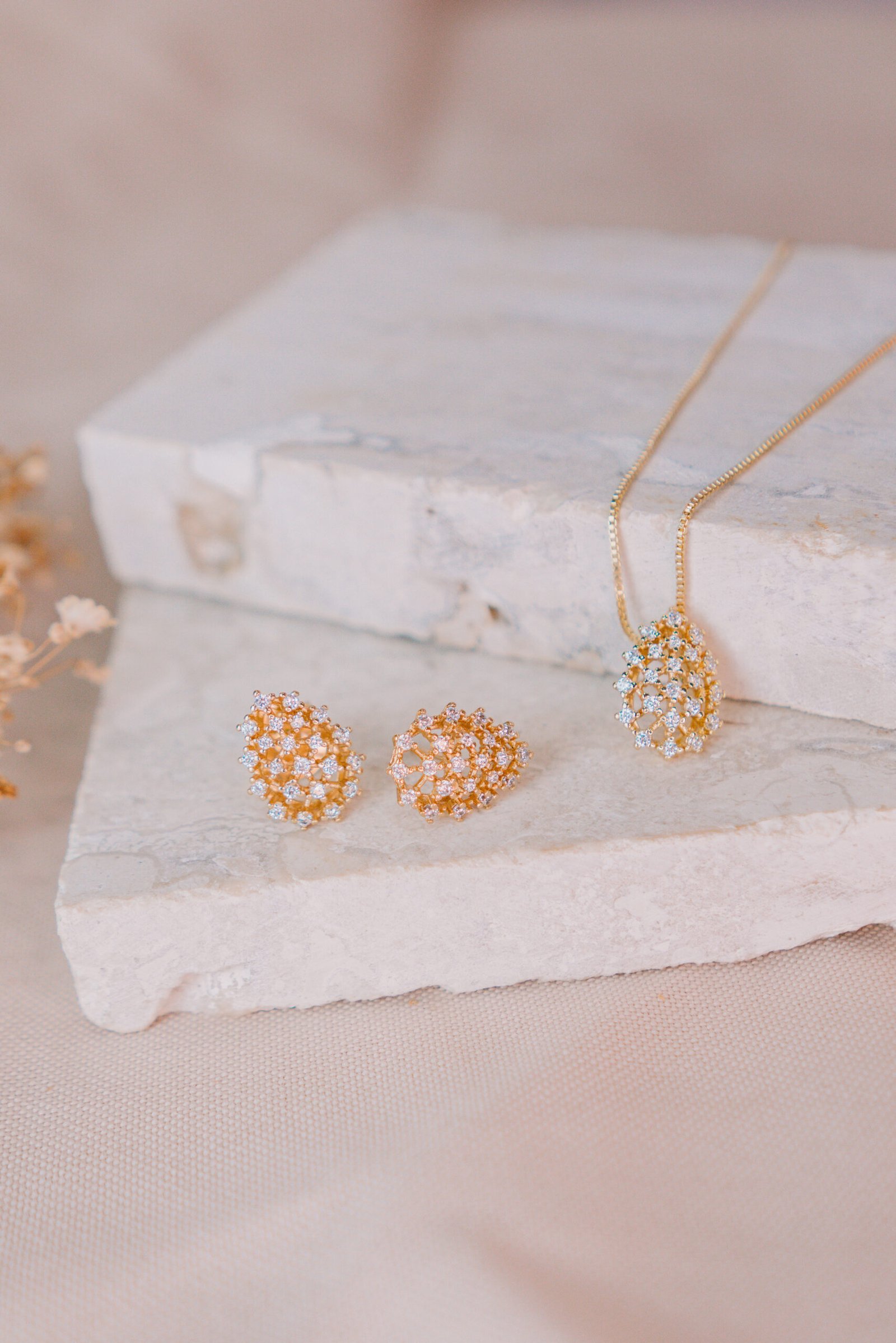 Conjunto gota cravejado