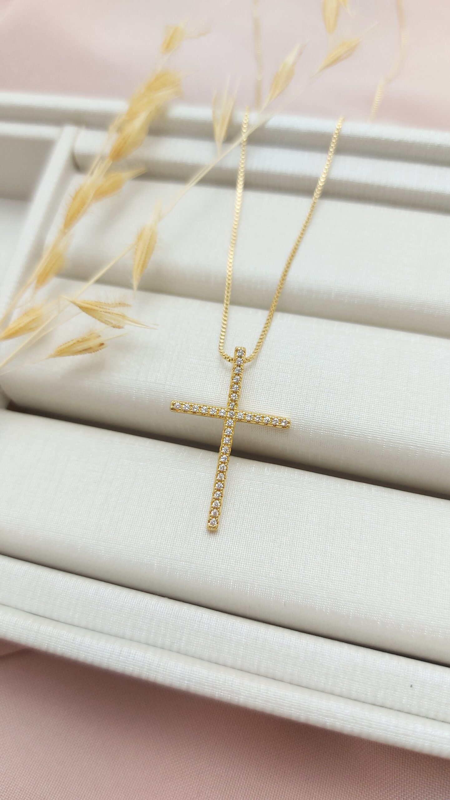 Colar crucifixo