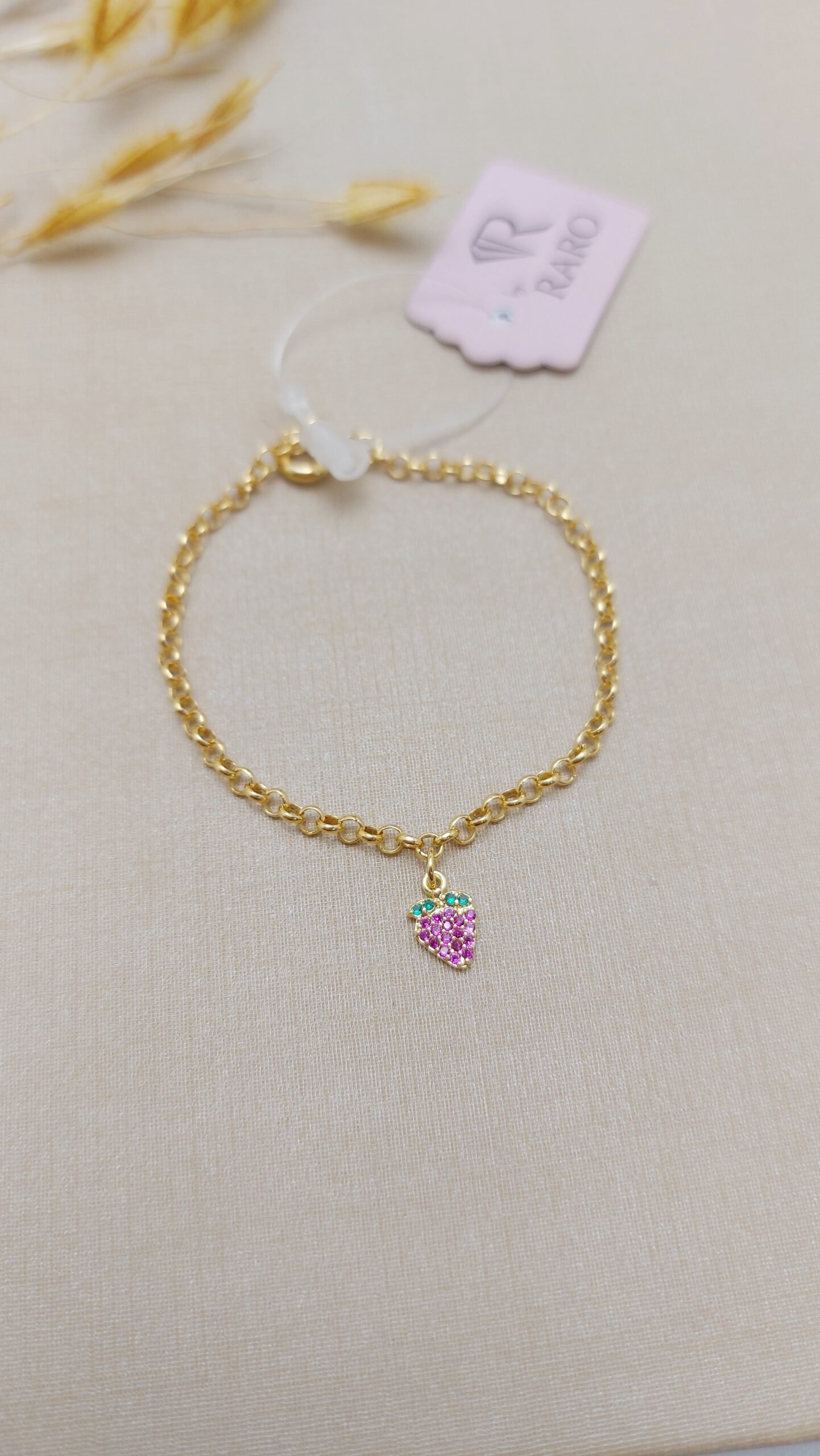 Pulseira morango cravejada