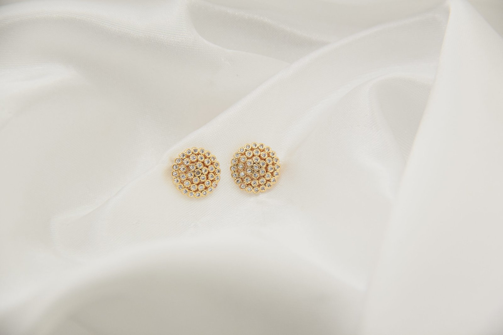 Brinco mandala zircônias