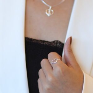 Anel Prata 925 coração vazado